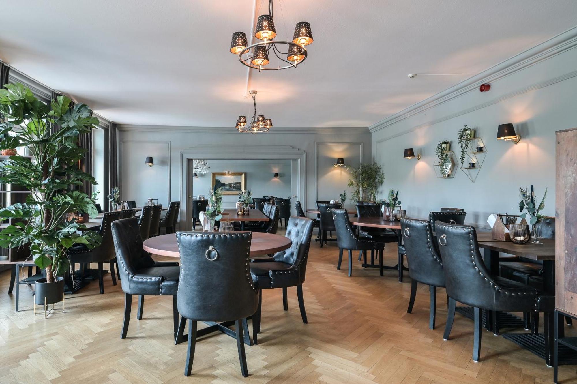 Asby Hotell Hallstahammar Extérieur photo