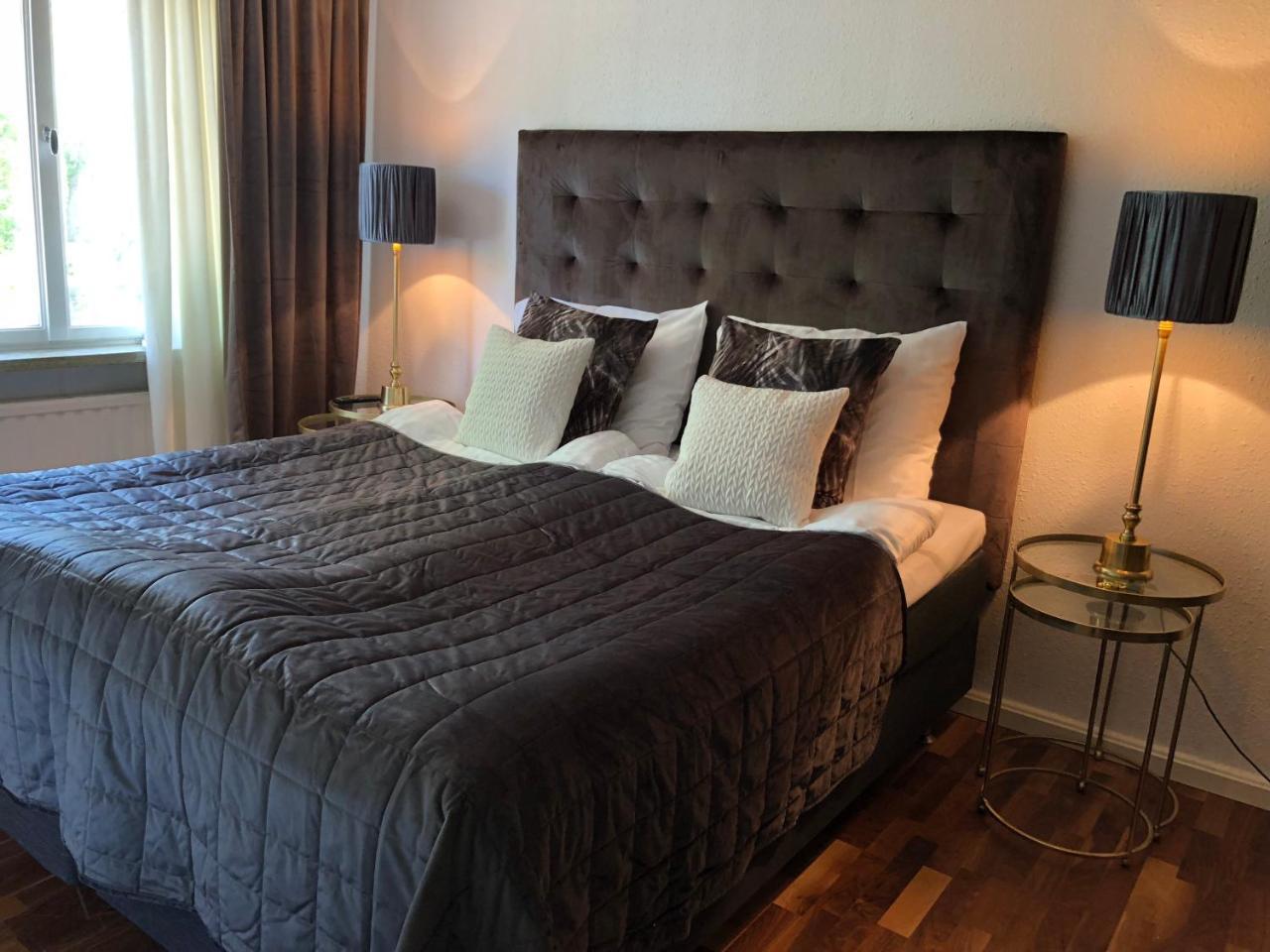 Asby Hotell Hallstahammar Extérieur photo